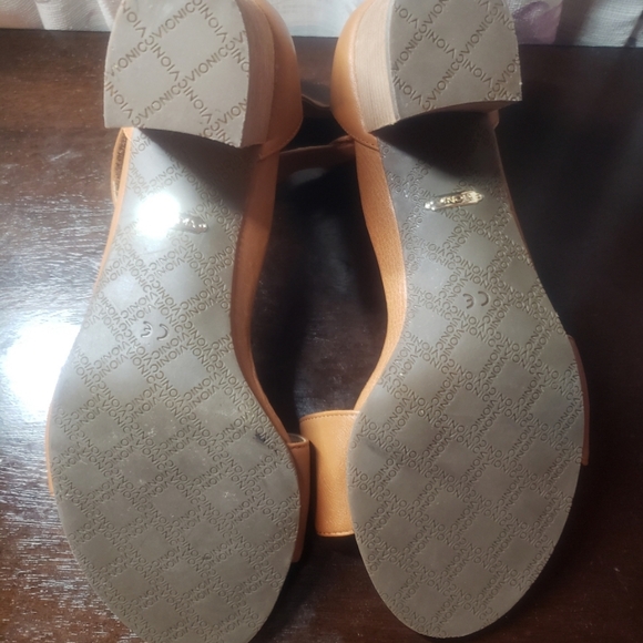 Vionic Block Heel Leather Sandals - Picture 3 of 4